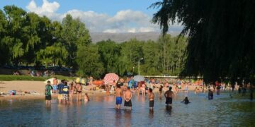 Más de 1,2 millones de turistas recorrieron el país y gastaron $37.304 millones