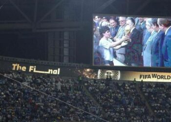 Diego Maradona fue homenajeado en la final de la Copa del Mundo