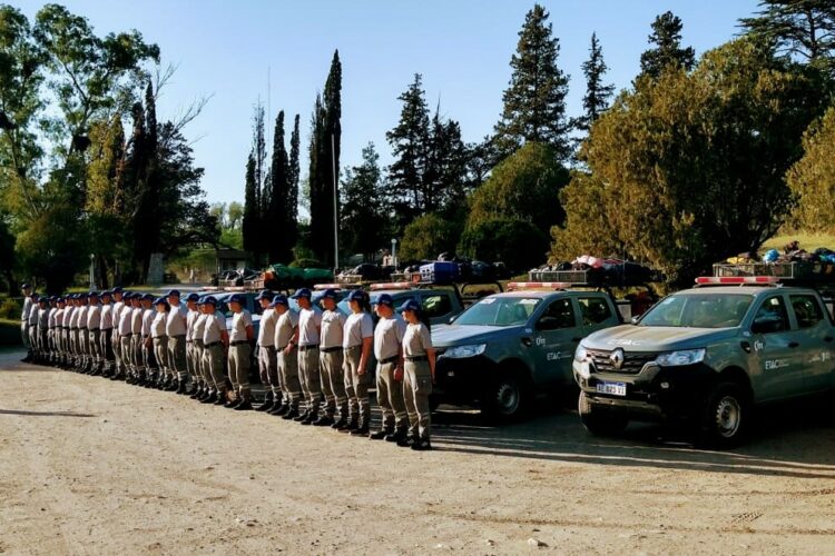Mientras los incendios se encuentran en guardia de cenizas, piden precaución por el riesgo extremo