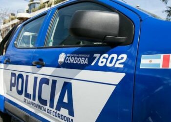 Una mujer policía mató a su hijo, hirió a su hija y luego intentó suicidarse