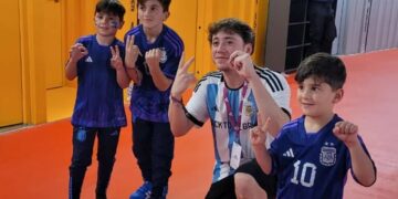 La curiosa foto de los hijos de Messi junto a Paulo Londra que vaticinó el resultado