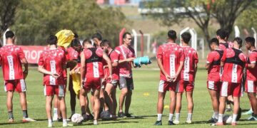 Instituto ya tiene cinco refuerzos y va por más