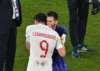 Lewandowski reveló lo que hablaron con Messi al final de Polonia-Argentina