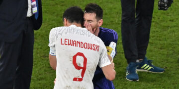 Lewandowski reveló lo que hablaron con Messi al final de Polonia-Argentina