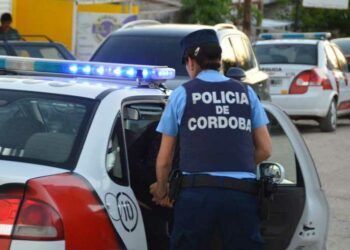 Una policía asesinó a su hijo, hirió a su hija e intentó matarse