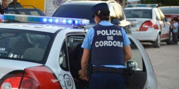 Una policía asesinó a su hijo, hirió a su hija e intentó matarse