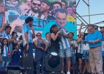 Embalse recibió a Nahuel Molina, campeón mundial