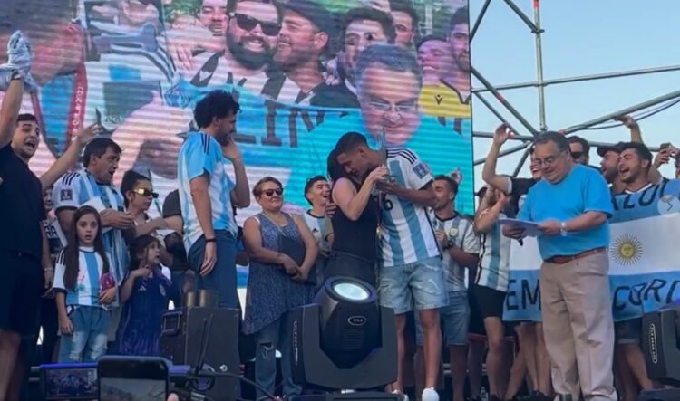Embalse recibió a Nahuel Molina, campeón mundial