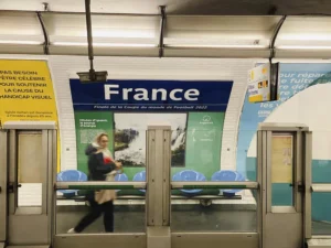 París le cambió el nombre a la estación Argentina de subte y le pusieron Francia por la final