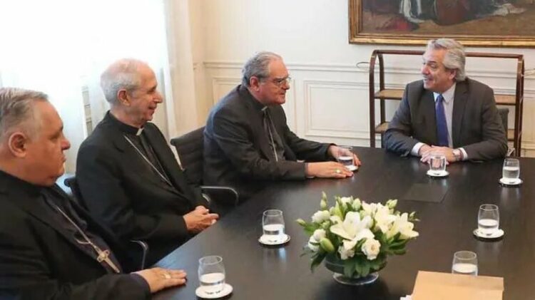 En medio del conflicto por la coparticipación, la Iglesia pidió que se respete la Constitución Nacional