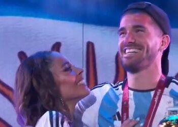 De Paul fue ovacionado en el recital de su novia Tini Stoessel