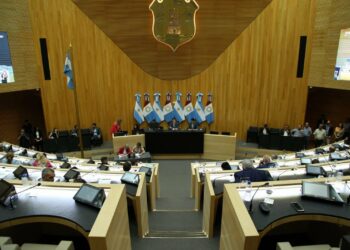 Pese a la presión de los intendentes, no está en agenda aprobar la “re-re”