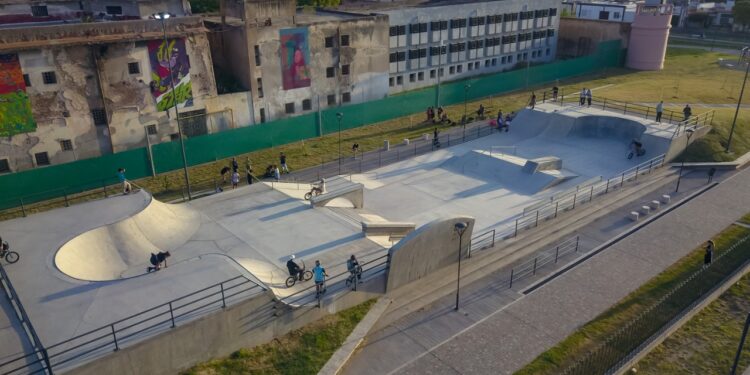 Así quedó el nuevo Paseo de la ex cárcel San Martín: un espacio revalorizado y cargado de memoria