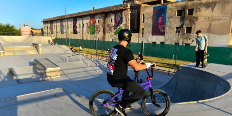 Así quedó el nuevo Paseo de la ex cárcel San Martín: un espacio revalorizado y cargado de memoria