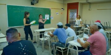 Más de 200 carreros se alfabetizan y se capacitan en oficios