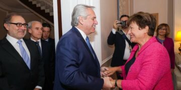 El FMI mantendrá el cobro de sobrecargos por sus préstamos