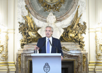 El Presidente pidió que se investigue el viaje al sur de jueces