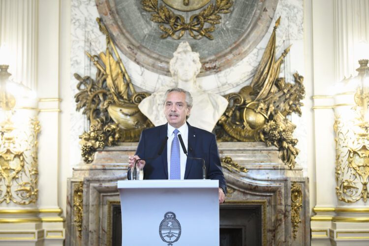 El Presidente pidió que se investigue el viaje al sur de jueces