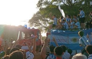 Córdoba recibió a los campeones locales de la Copa del Mundo