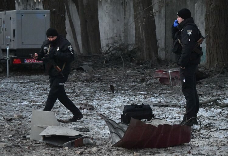 Un dron ruso impactó ayer sobre un edificio en Kiev, la capital ucraniana.