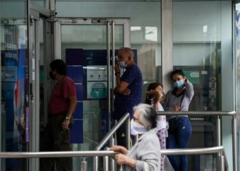 Exigen el barbijo en clínicas y centros de salud