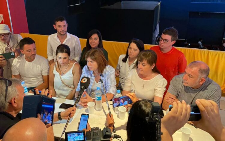 De gira por Córdoba, Bullrich llamó a mantener la cohesión