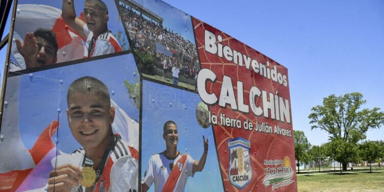 Calchín homenajea a Julián Álvarez, revelación de la Selección