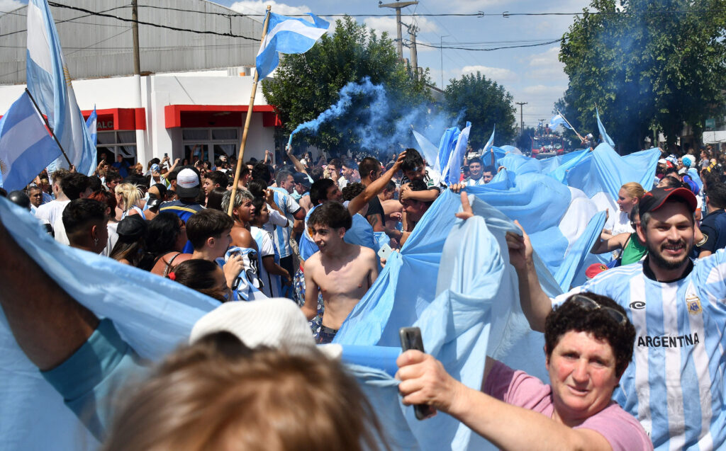 Locura en Calchín, el pueblo de Julián Álvarez