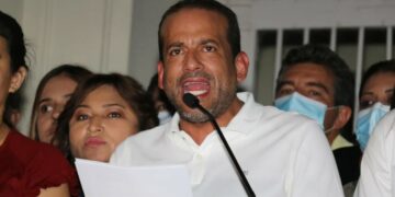 Detienen a Luis Fernando Camacho, gobernador de Santa Cruz y líder opositor