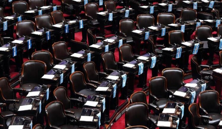 Diputados entra en receso anticipado por falta de acuerdos y deja una veintena de proyectos pendientes