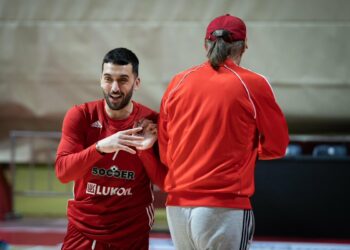Campazzo entrenó por primera vez en Estrella Roja y mostró sus ansias por debutar