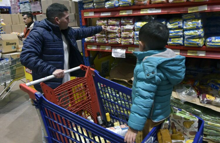 En noviembre, la Canasta Básica Total fue cercana a los $ 130.000