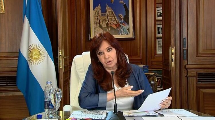La vicepresidenta Cristina Kirchner en el video donde se defendió del fallo.