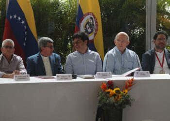 Colombia y el ELN negocian la paz