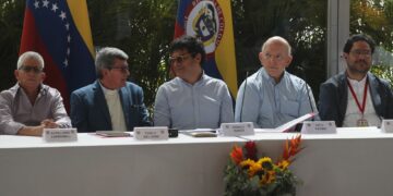 Colombia y el ELN negocian la paz