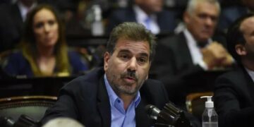 Diputados del FdT demostraron su rechazo hacia el gesto de Ritondo tras concluir la sesión