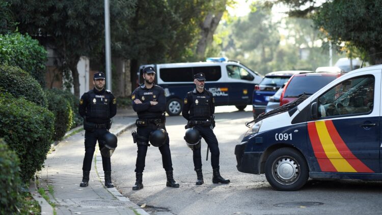 Alerta en España por una ola de paquetes bomba