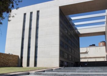 Un médico de la Policía Judicial irá a juicio tras manosear a un efectivo de la Policía