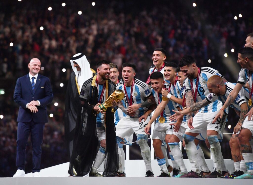 Argentina consiguió la tercera y es el nuevo campeón del fútbol mundial