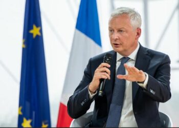 Un ministro francés quiere que la FIFA investigue los insultos que hubo contra Mbappé