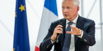 Un ministro francés quiere que la FIFA investigue los insultos que hubo contra Mbappé