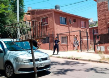 Le dieron el alta a la menor que fue baleada por su mamá policía