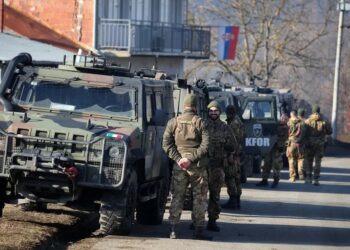 Crece la tensión con Kosovo y Serbia alerta a sus tropas