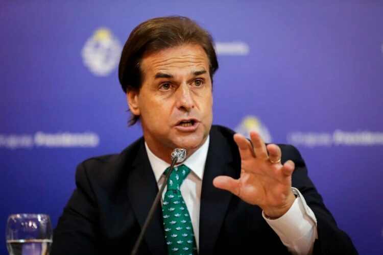 Lacalle Pou dijo que la diferencia de precios con la Argentina "genera un desequilibrio" en su país
