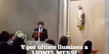 En medio del casamiento de sus amigos pidió rezar para que Messi gane el Mundial de Qatar