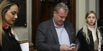 Las asesoras de Milman entregaron a la justicia sus celulares, pero una lo cambió y la otra “borró” todo