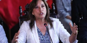 Boluarte destituyó a autoridades regionales