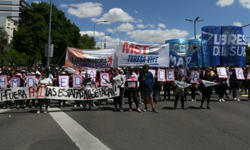 Unidad Piquetera realizó cortes contra el "bono miseria" Unidad Piquetera realizó cortes contra el "bono miseria"