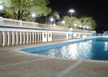 Nuevas luces en la pileta del Parque Sarmiento
