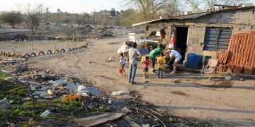 Cerca de 17 millones de argentinos son pobres, según estudio de la UCA